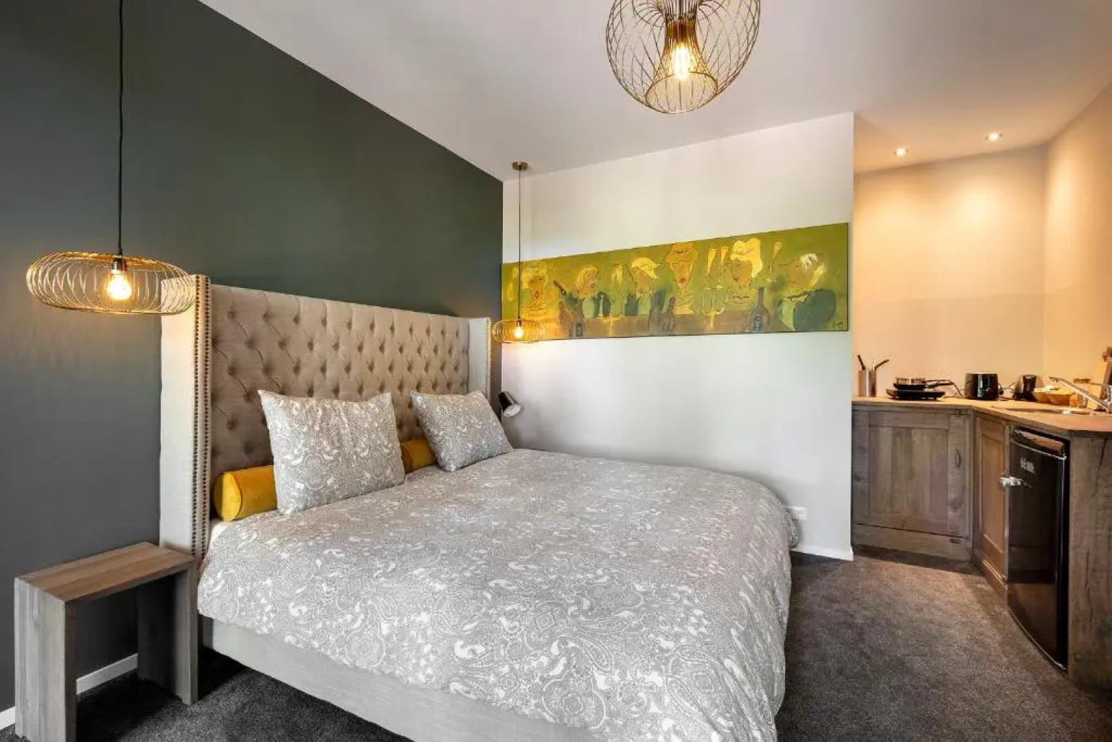 Aubergine Logeren & Dineren