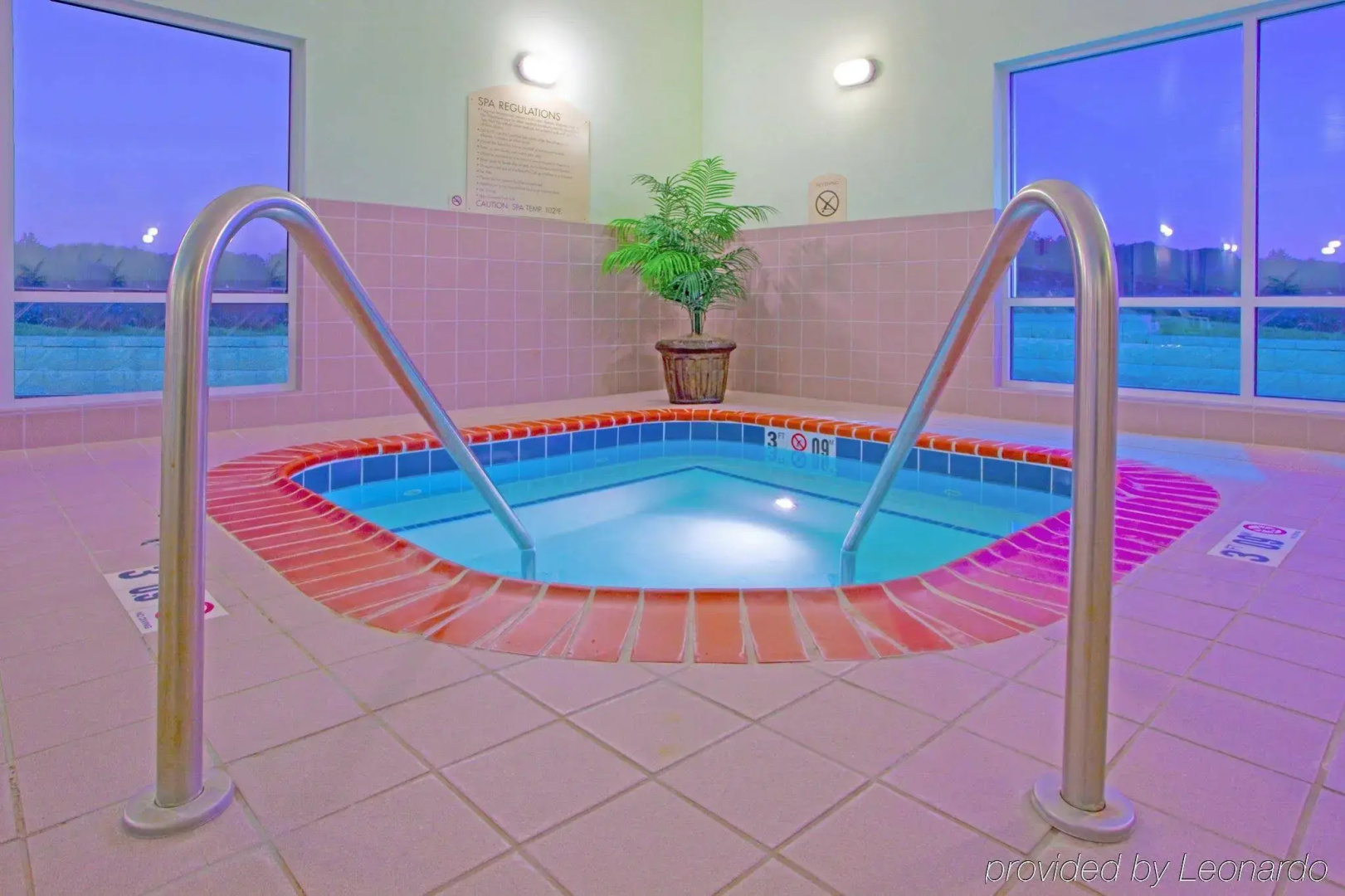 Holiday Inn Express & Suites Parkersburg-Mineral Wells by IHG