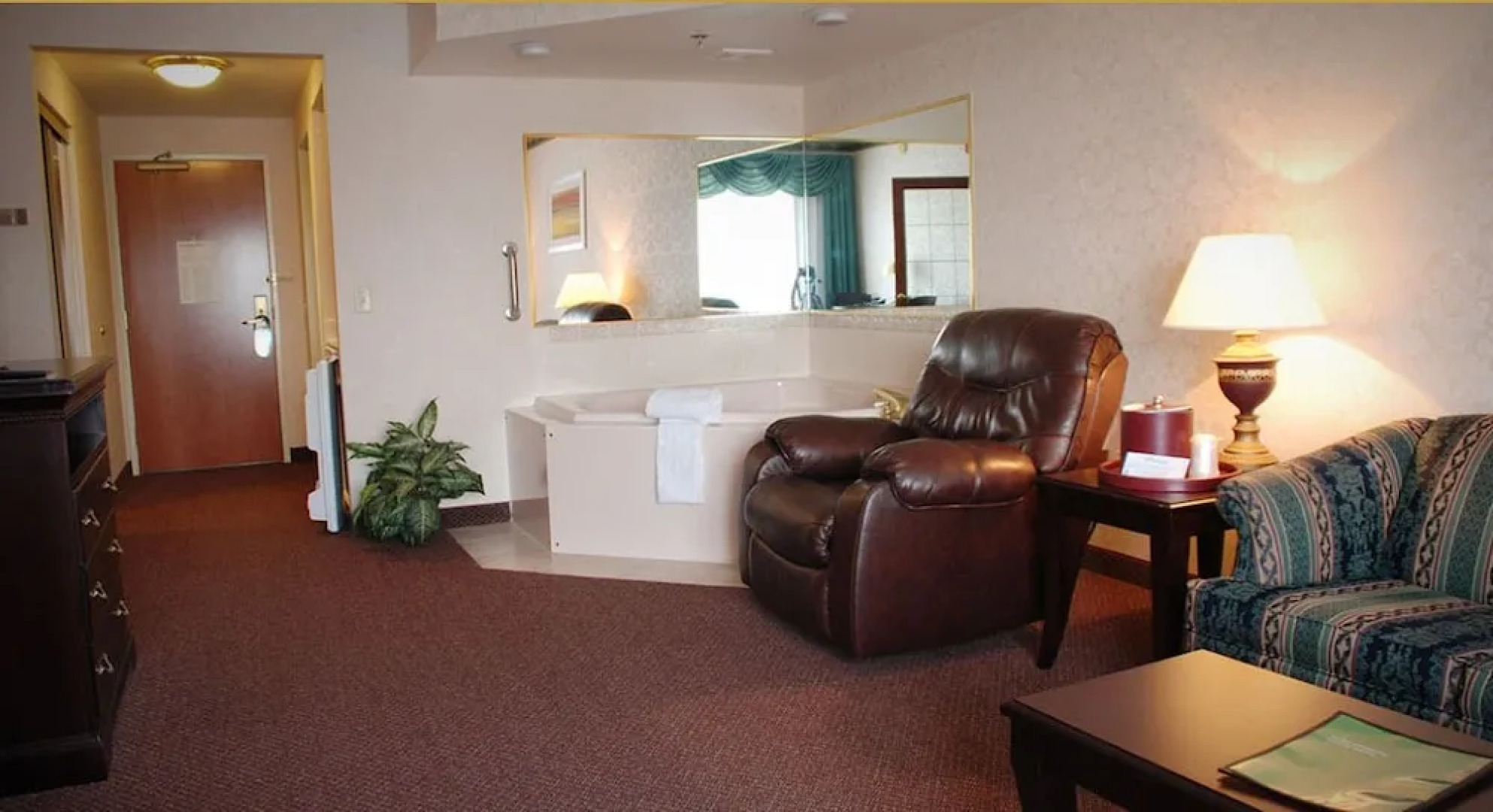 The Plaza Hotel & Suites Winona