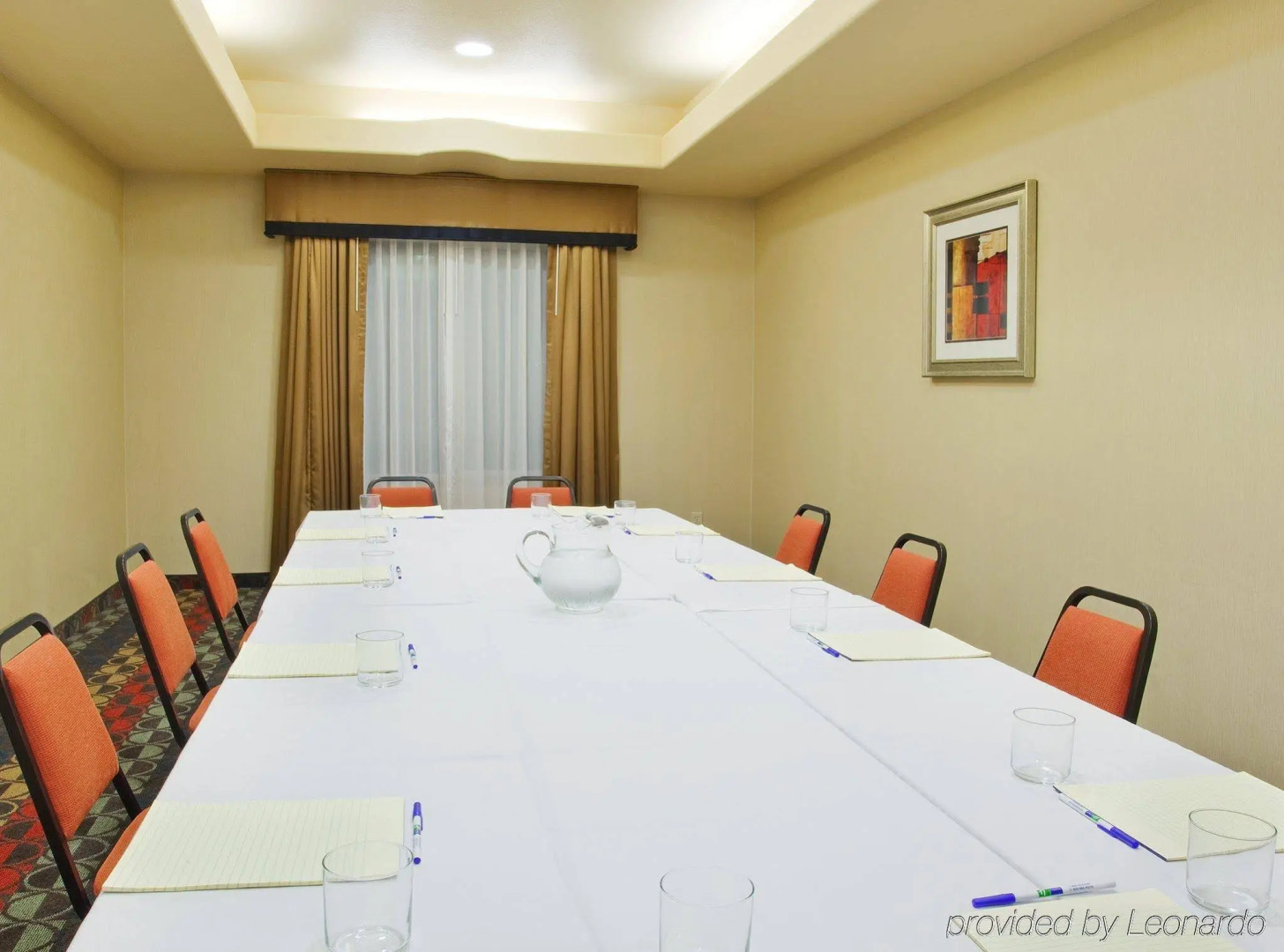 Holiday Inn Express & Suites Dinuba West by IHG