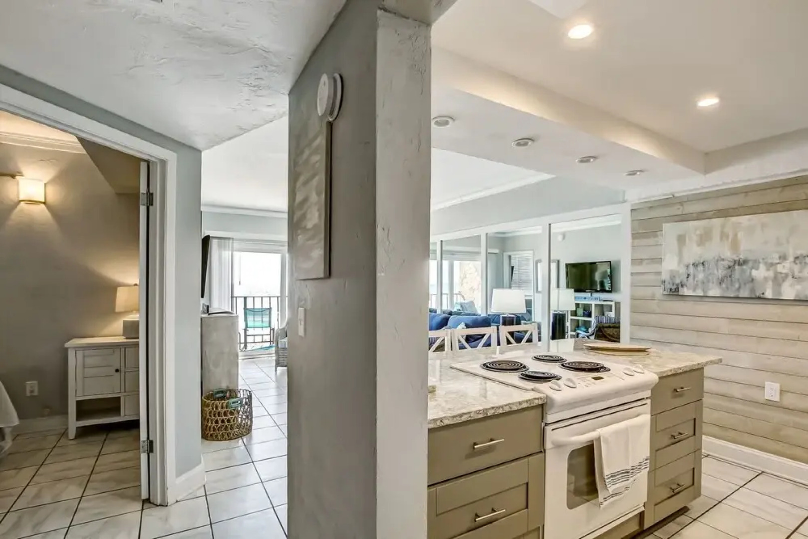 Oceanfront on the Beach - Pool