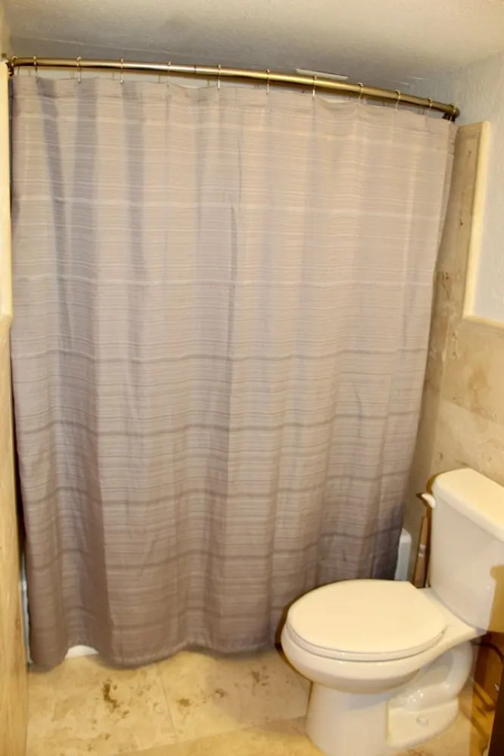 Excellent Location! On Campus Studio Sleeps 4