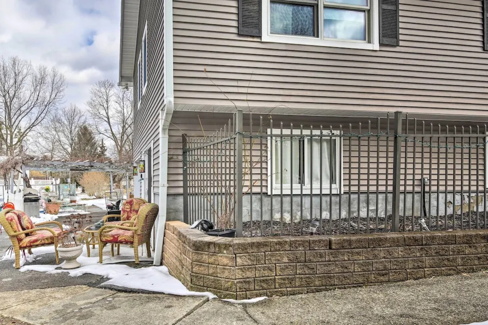 Pet-friendly Hopewell Junction Apt w/ Grill!