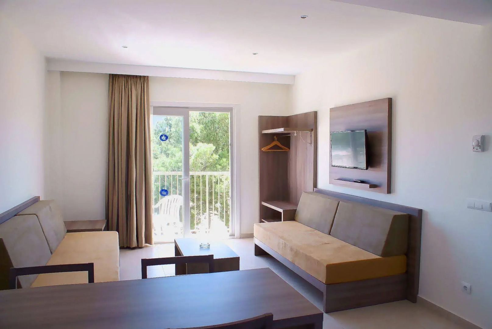 Cabot Tres Torres Apartamentos