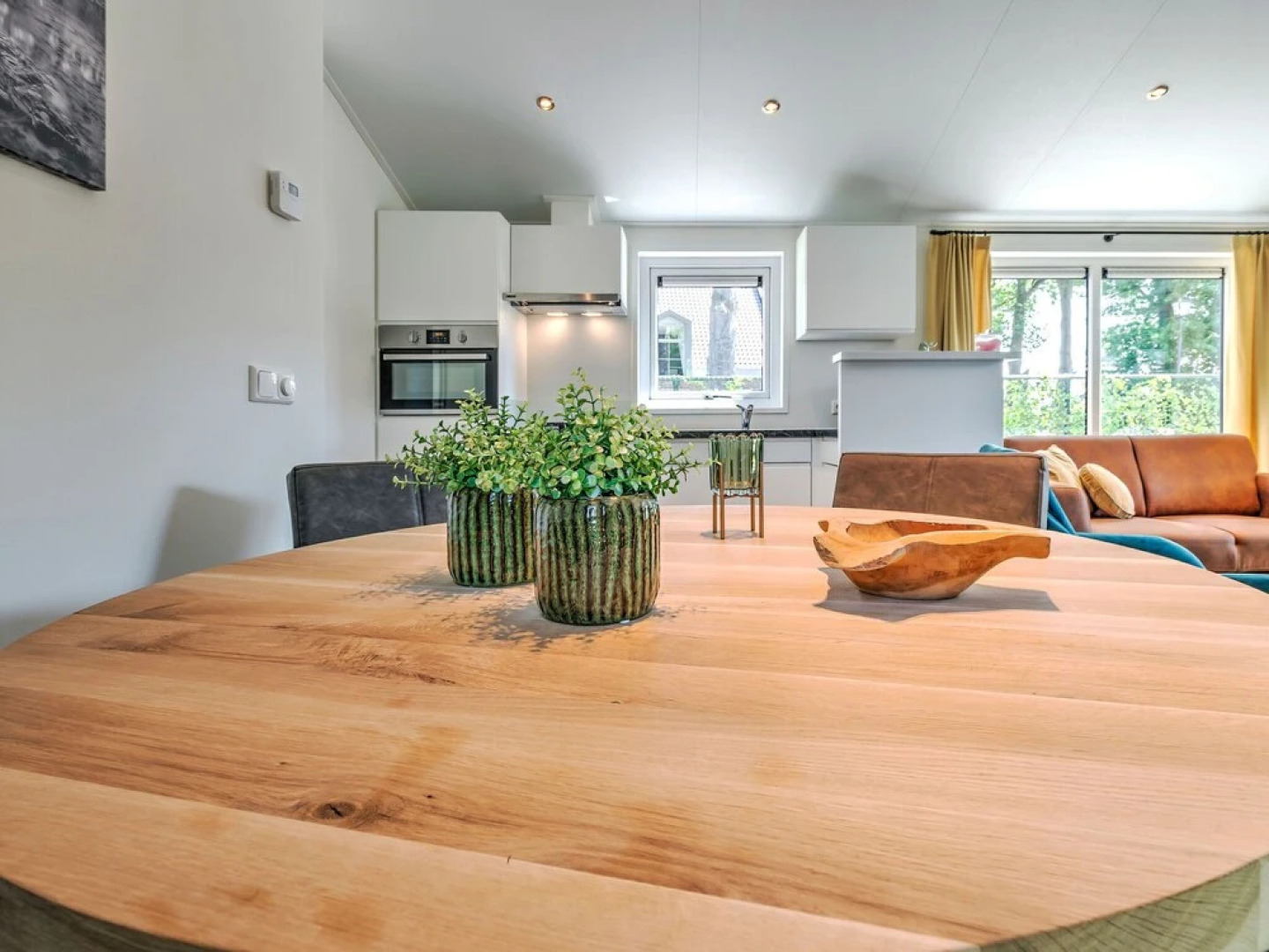 Beautiful Bungalow with Hot Tub in Kaatsheuvel