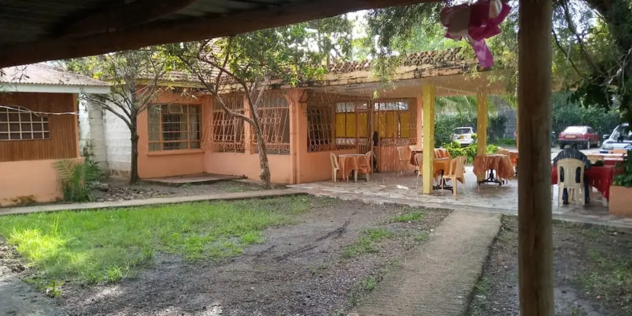 Chariot County Hotel