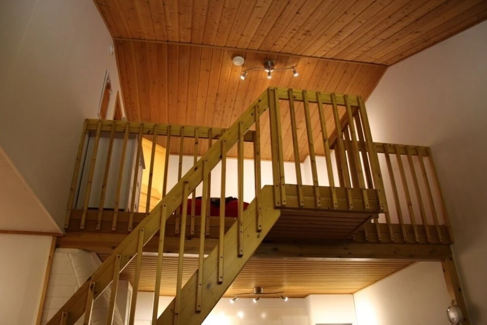 AAMURUSKO - Mainiot Majat