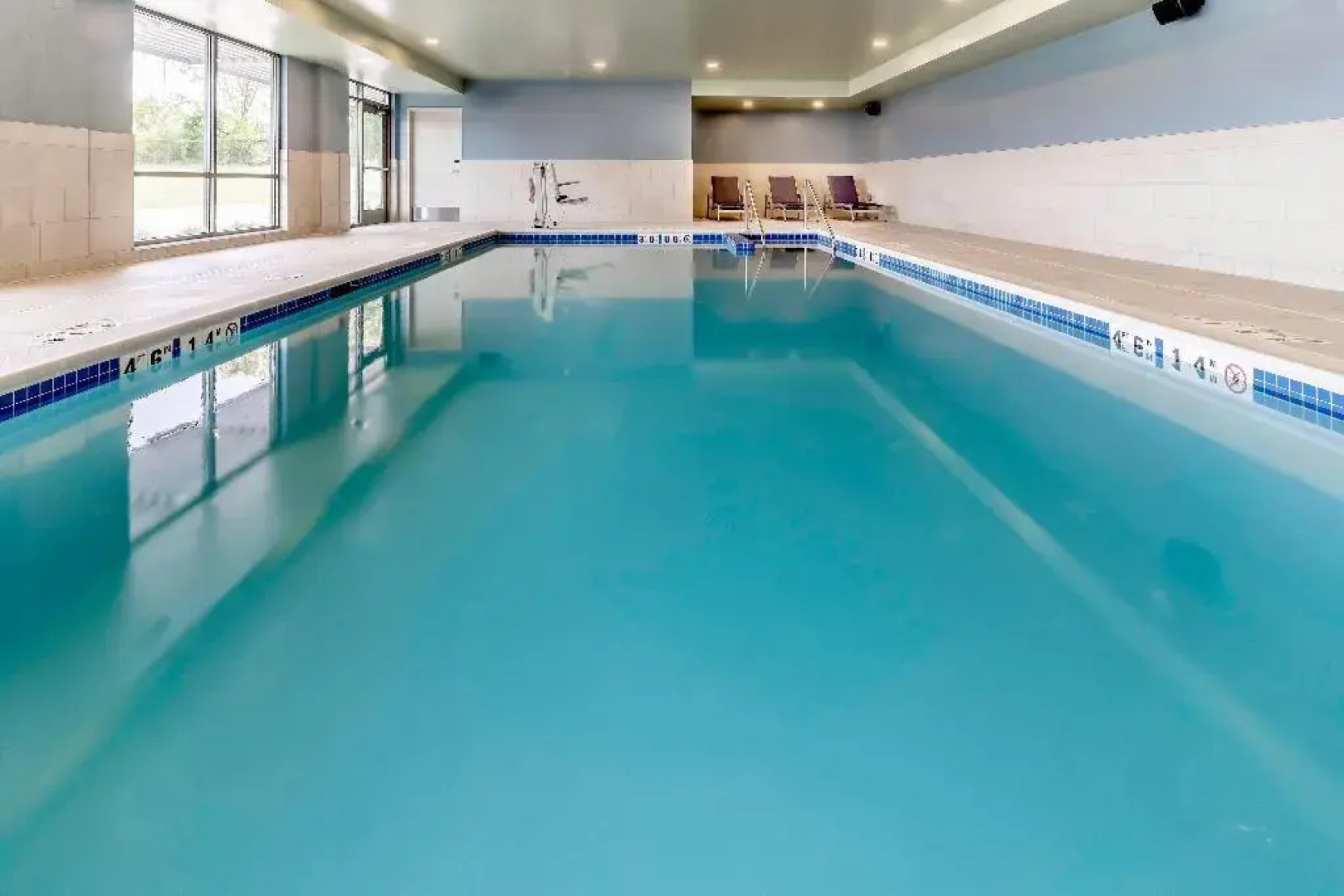 Holiday Inn Express & Suites Milwaukee West Allis