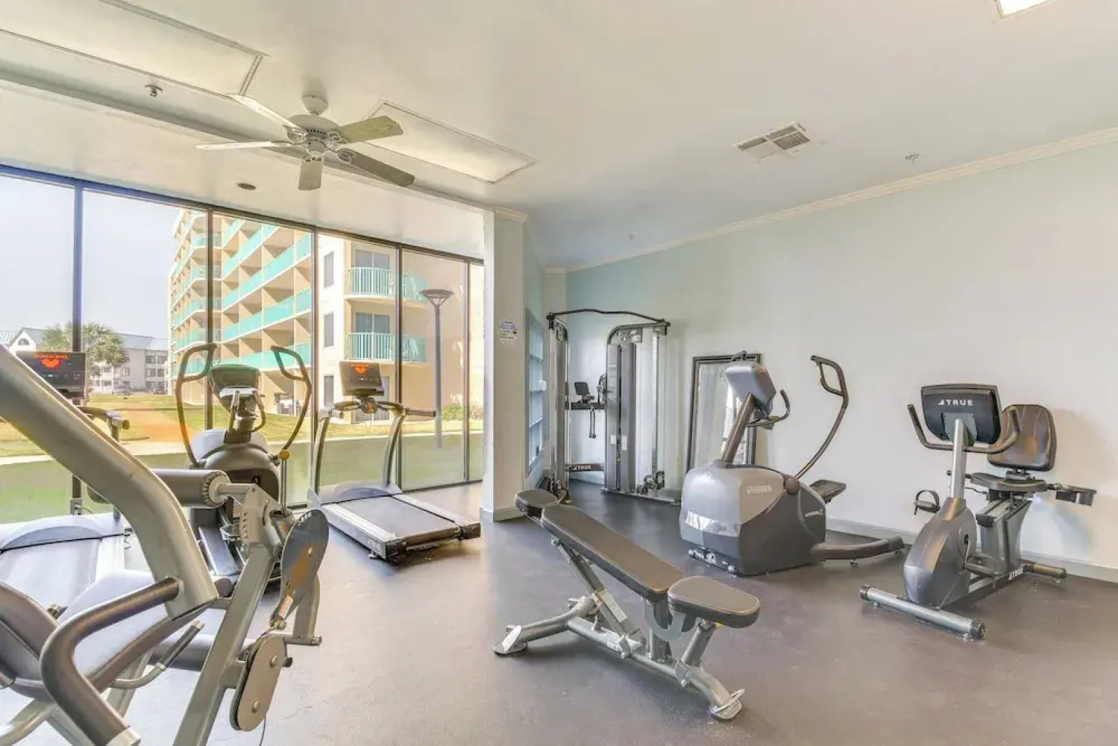 On-site Beach Access: Studio in Gulf Shores