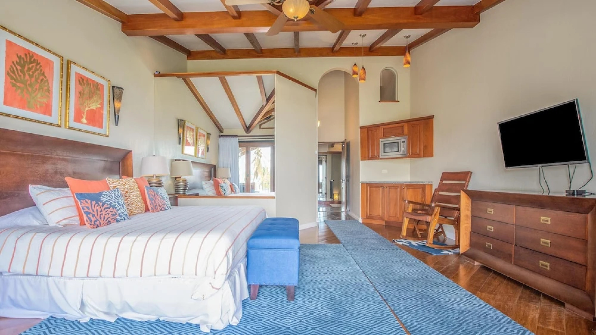 Chic Condo with a Stylish Coastal Design in an Exclusive Condo Community with Direct Beach Access