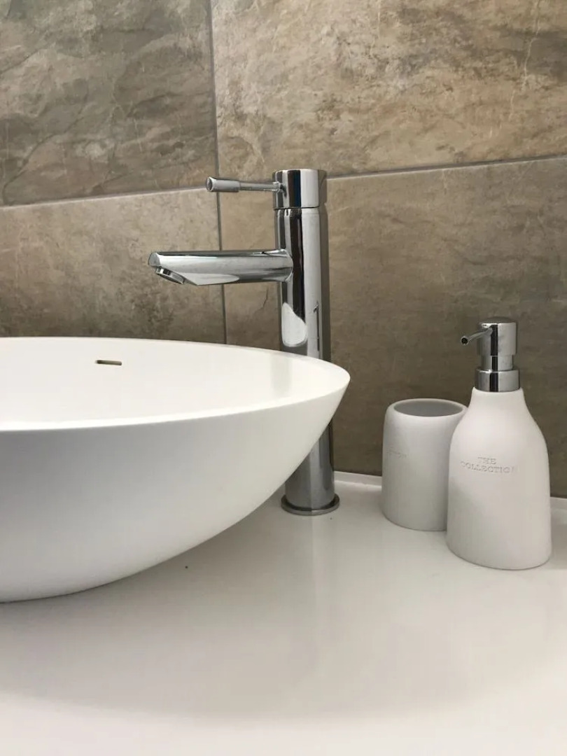 Stones Luxury B&B with hot tub and self-contained rooms