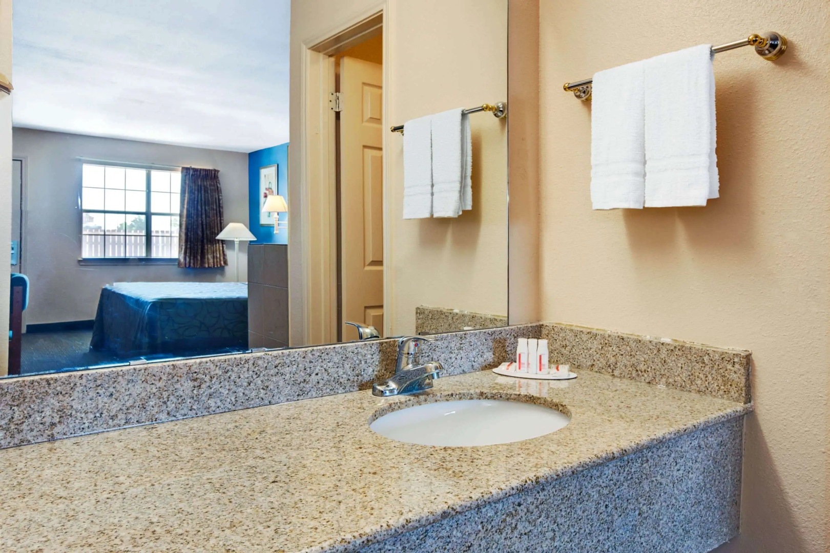 Super 8 by Wyndham Terrell