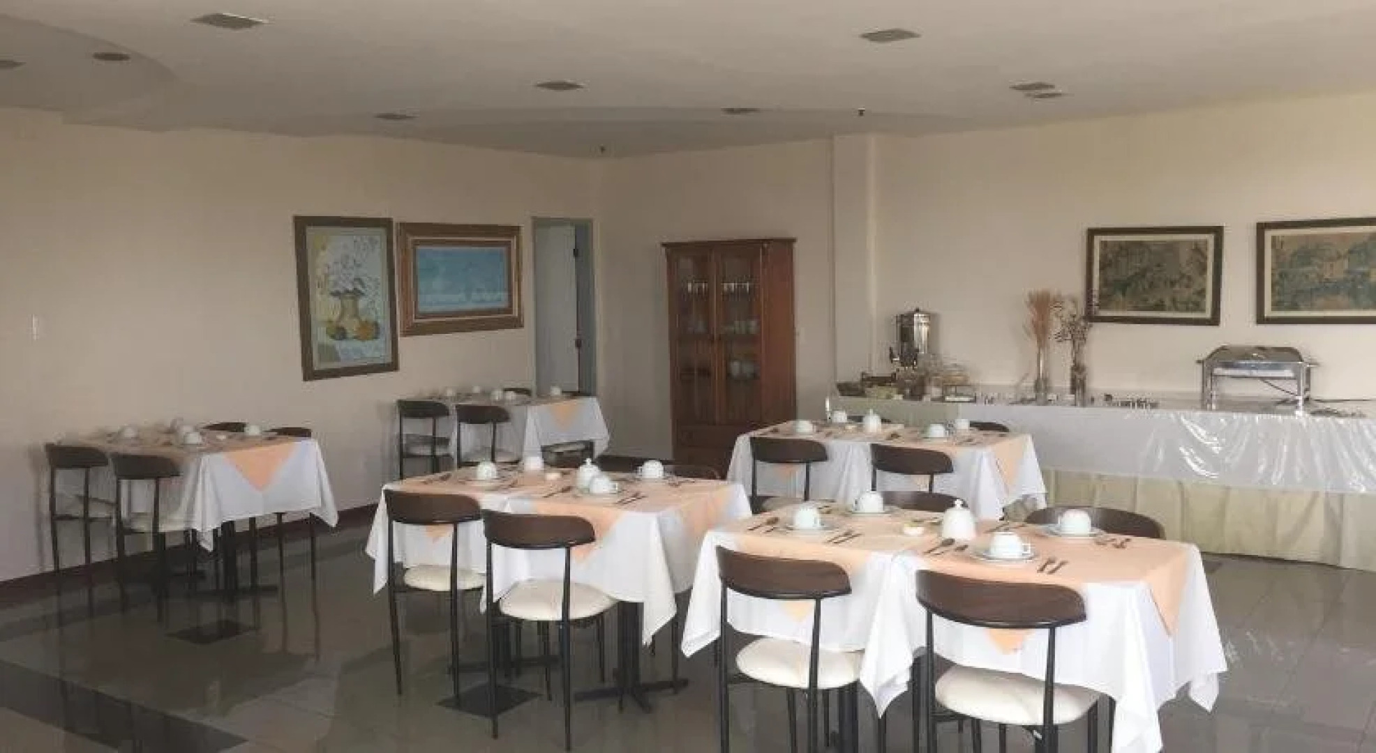 Jardim de Allah Flat Service