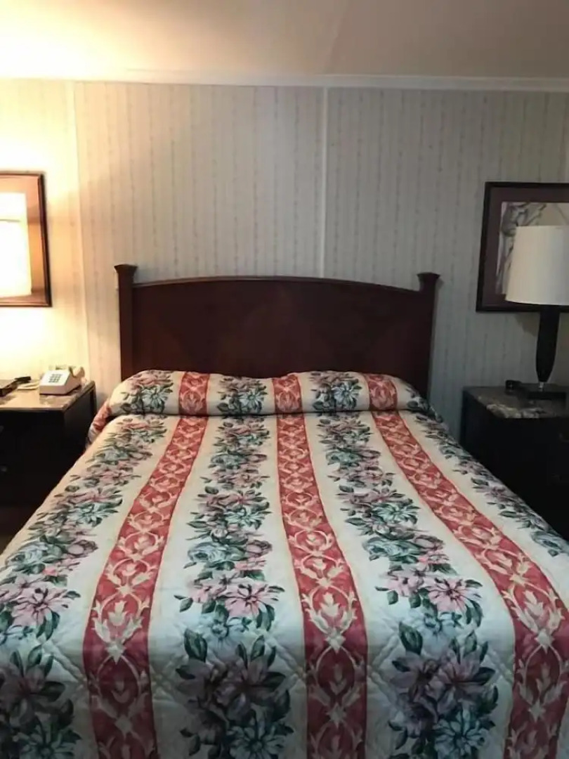 Royale Coach Motor Lodge