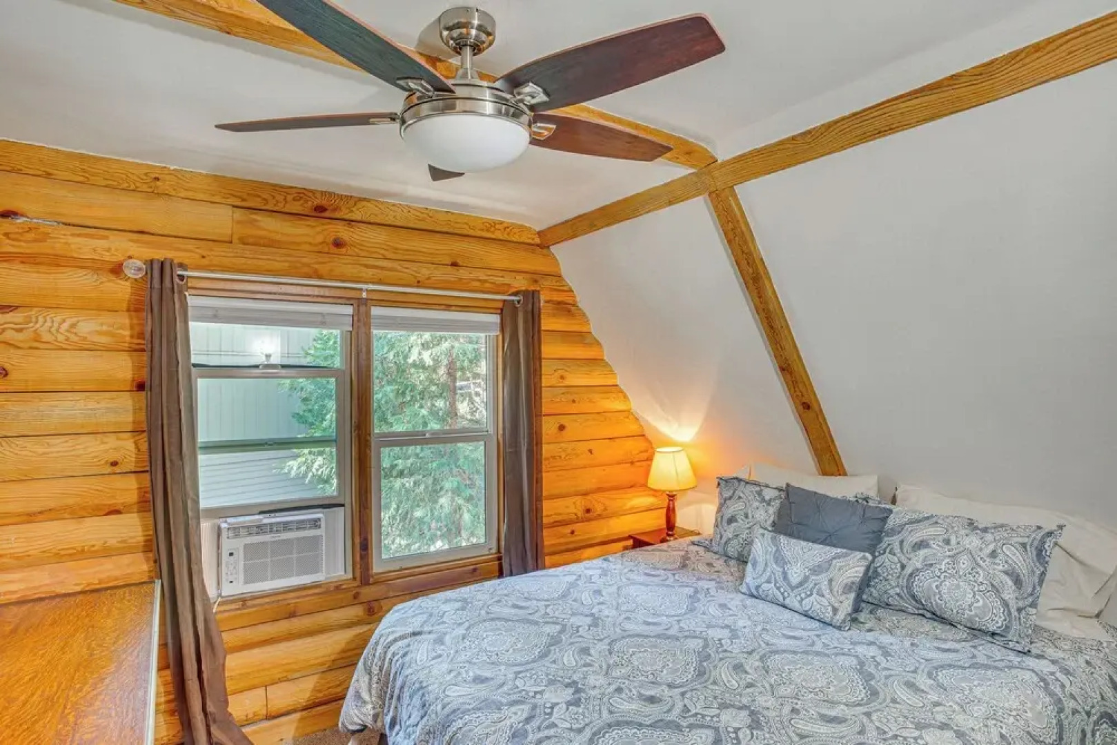 Cabin ~ 1 Mi to Lake Gregory & Hiking!