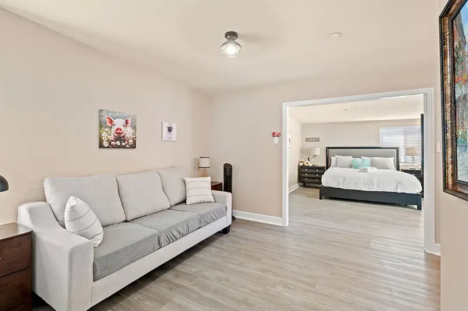 Whimsical Family Stay 10 Min Walk to PV Hospital