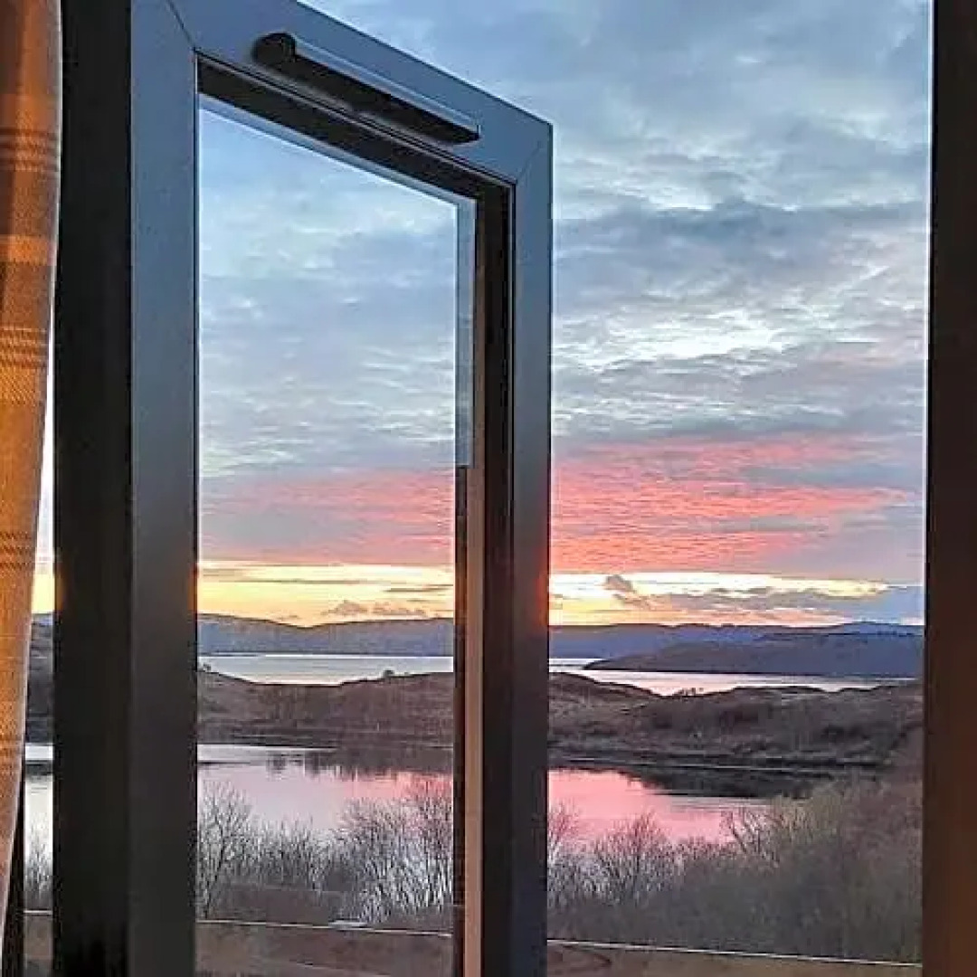 Glenmore Jetty Pod Ardnamurchan