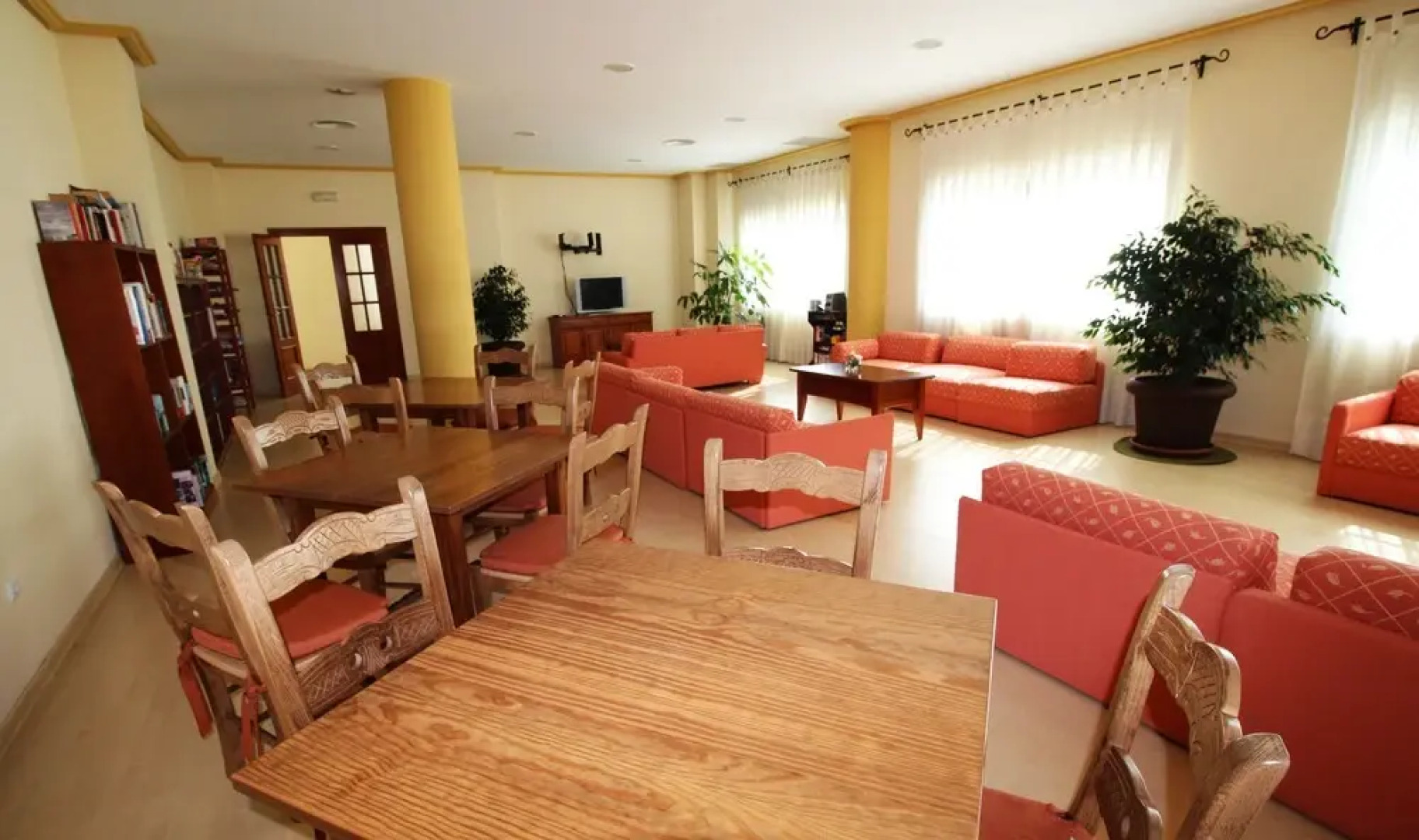 Vivaldi Aticos Climatized Pool