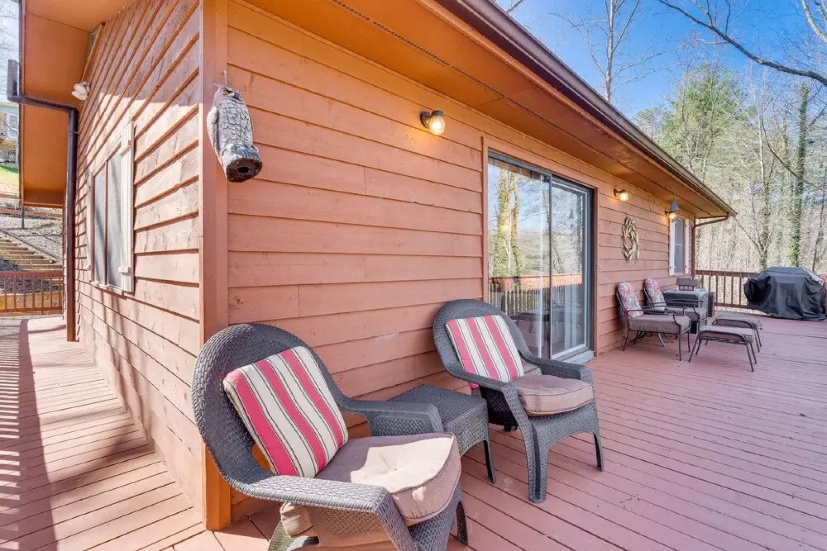 Pet-friendly Hiawassee Cabin w/ Lake Views & Sauna