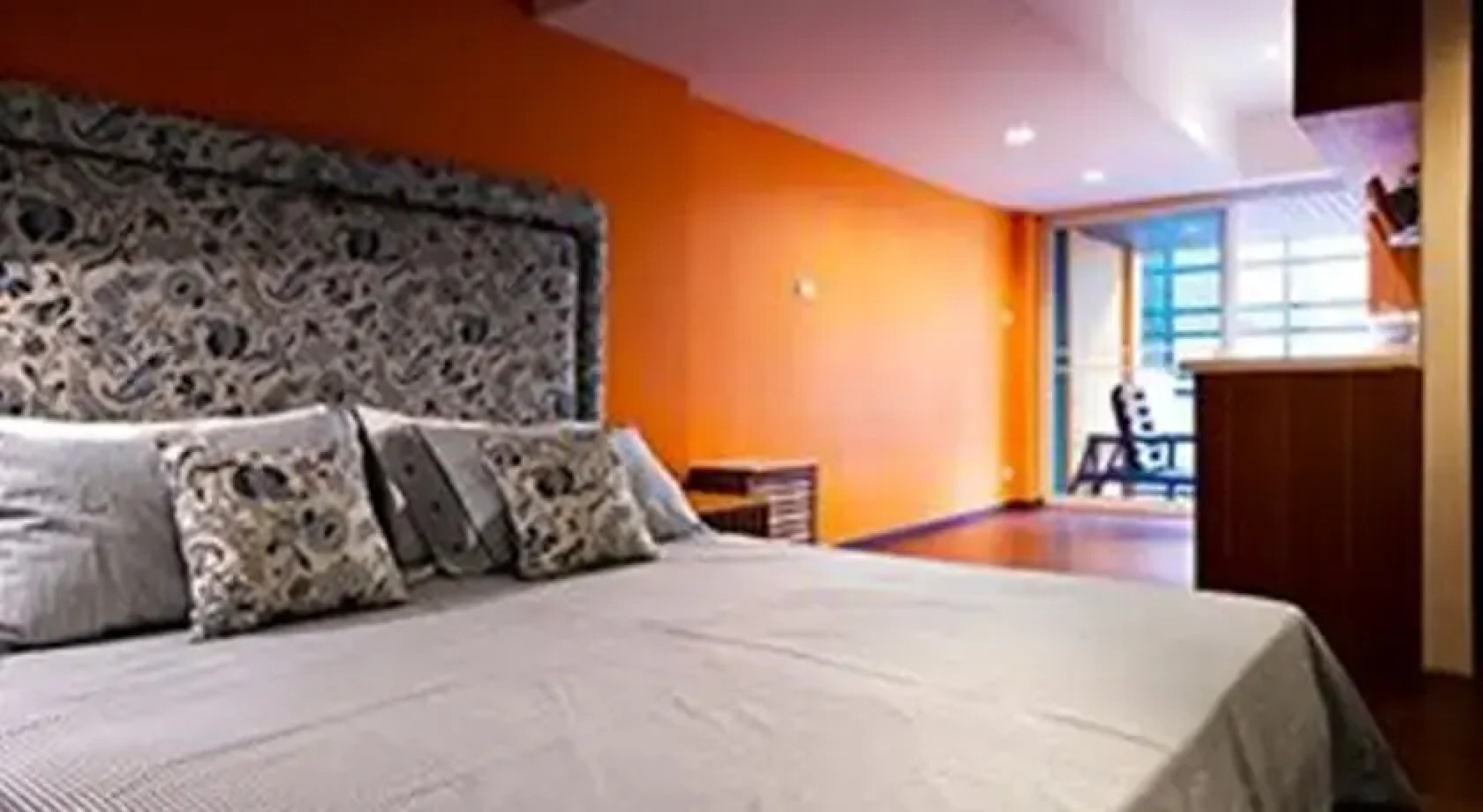 Bangpa-in Place Serviced Apartment