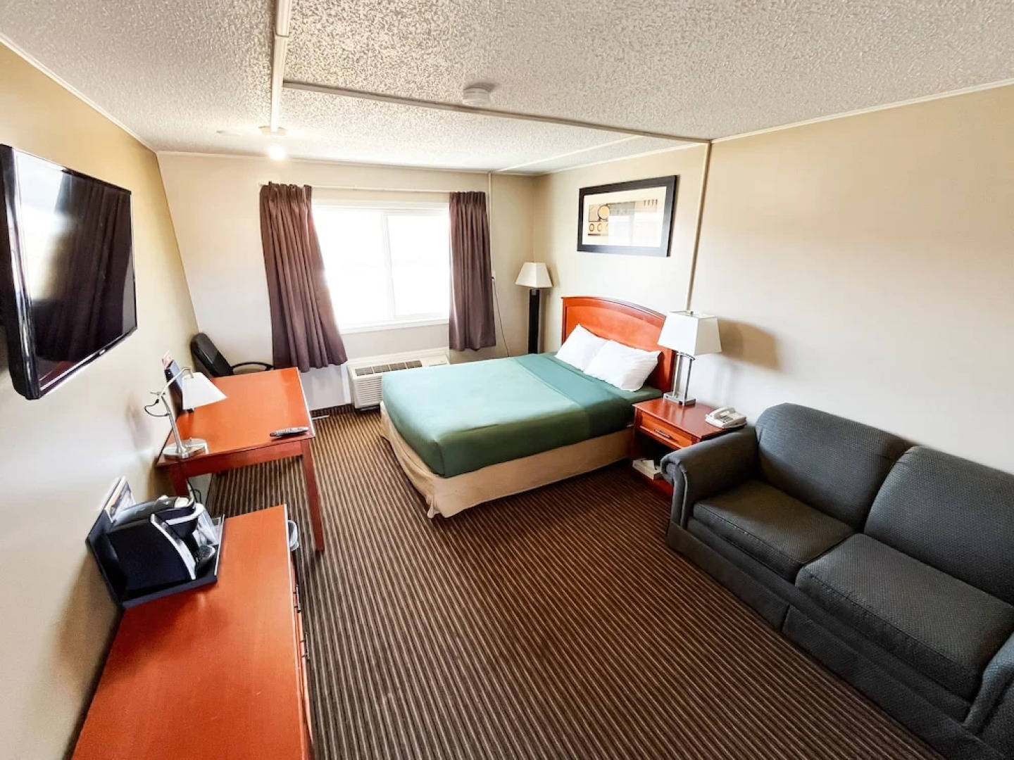 Northern Lights Inn & Suites