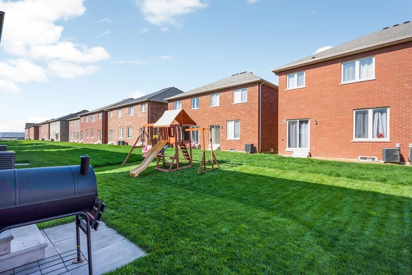 4 bdrms Milton near Toronto and Niagara