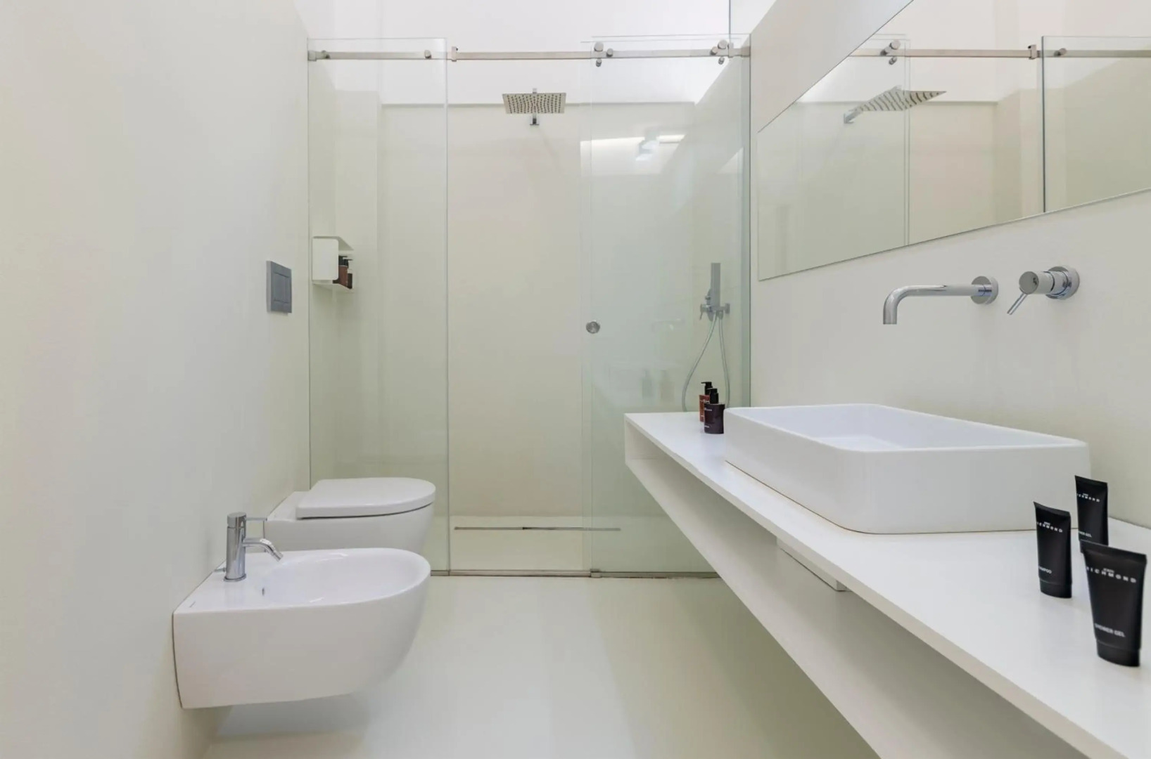 Fiveplace Design Suites Apartments