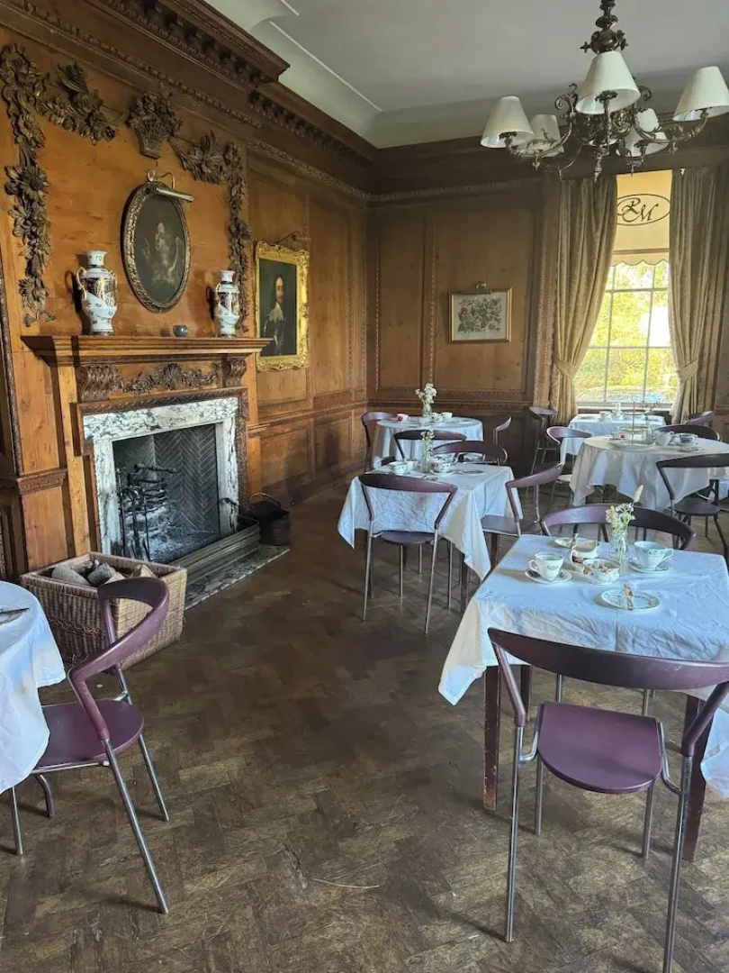 The Rowley Manor Hotel