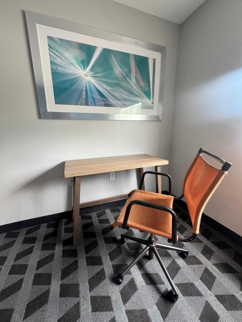 LakeWood Inn & Suites