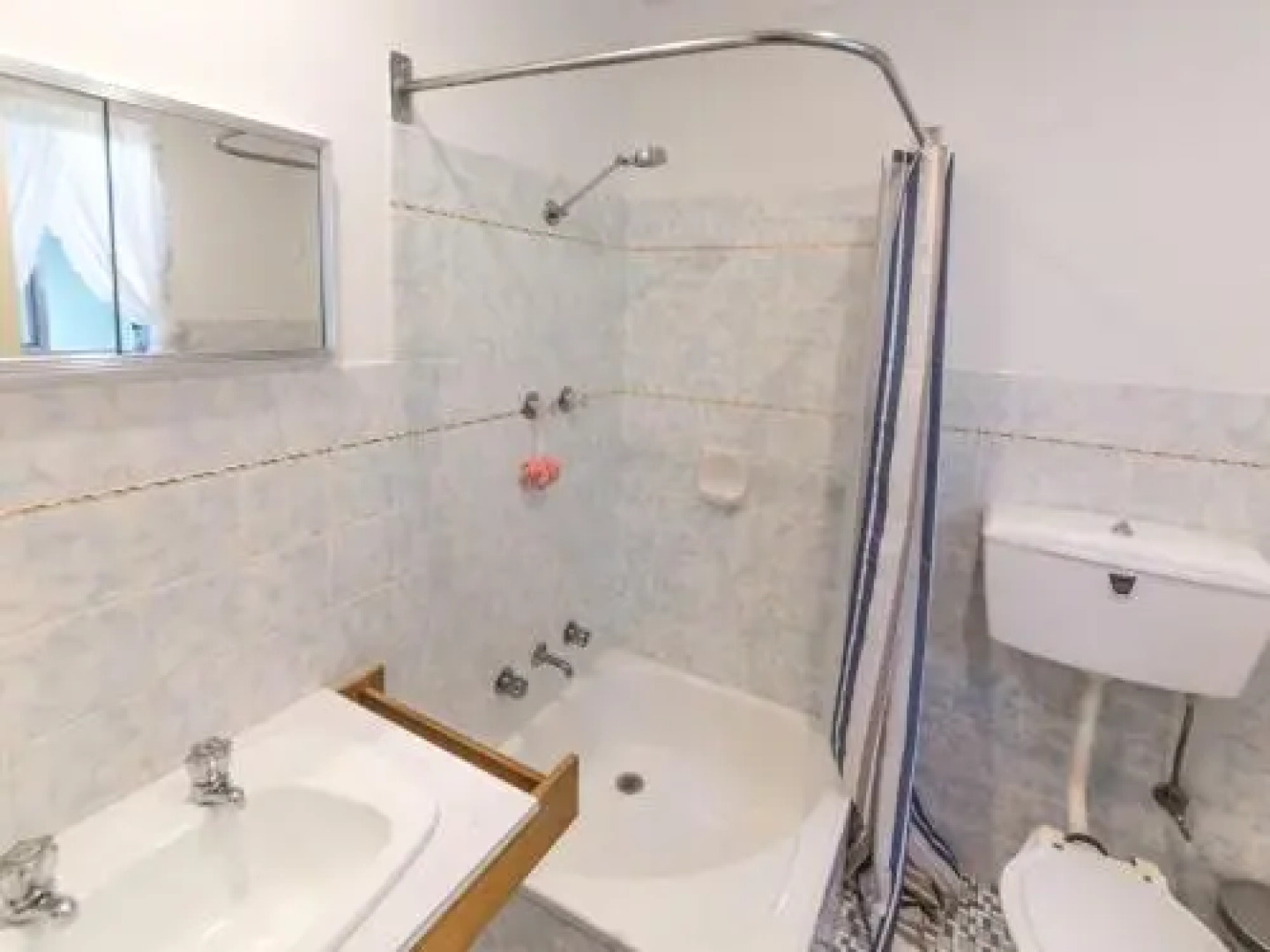 17 Broadbeach Drive - Free WiFi!