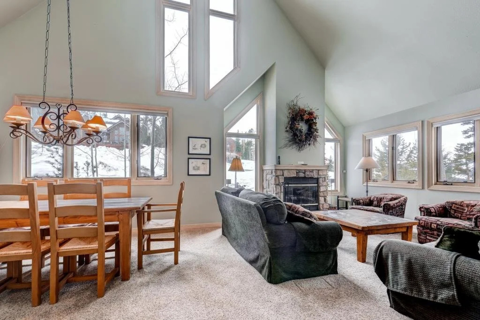 Four-Bedroom Pineview Haus