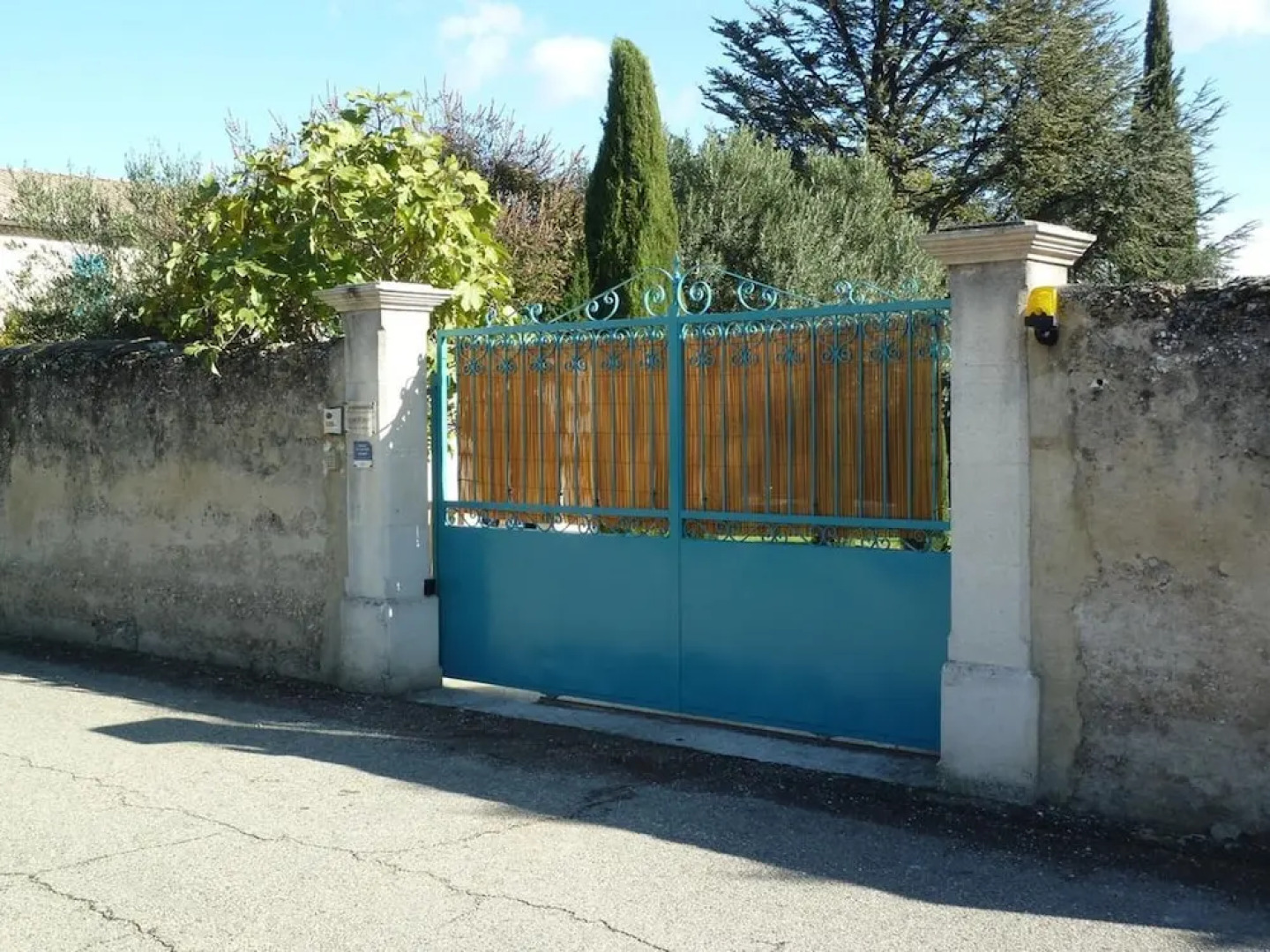 Studio in Suze-la-rousse, With Shared Pool, Enclosed Garden and Wifi