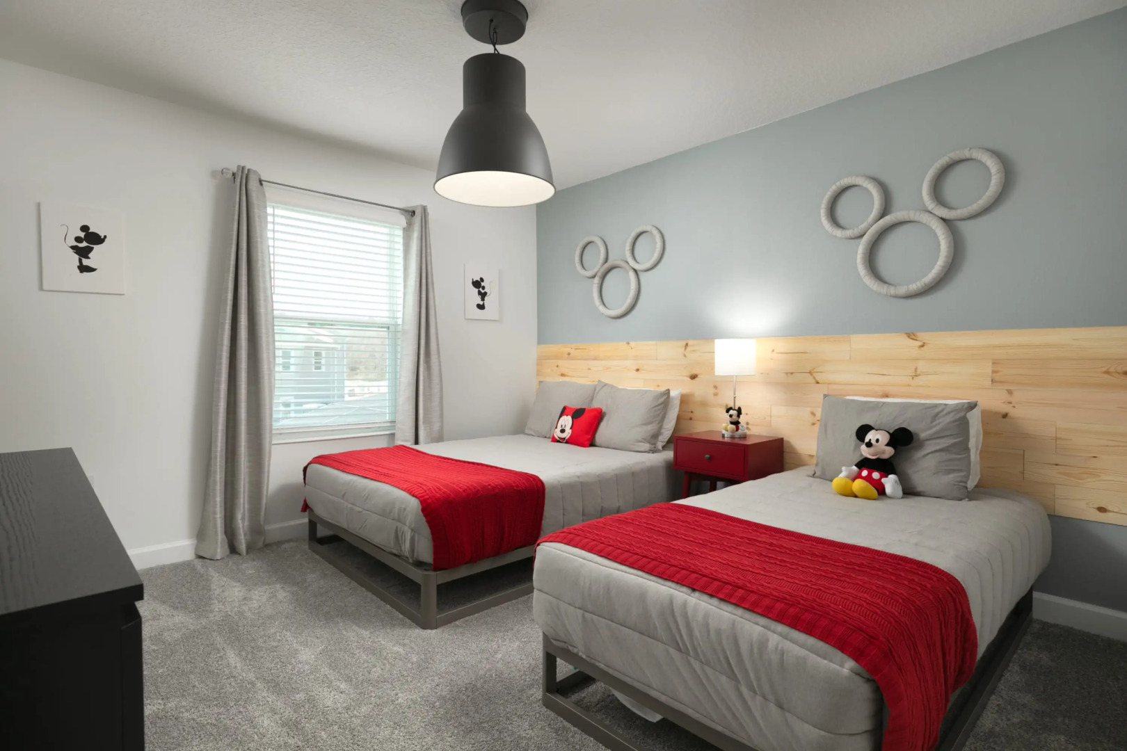 New Luxury Townhome with private pool near Disney