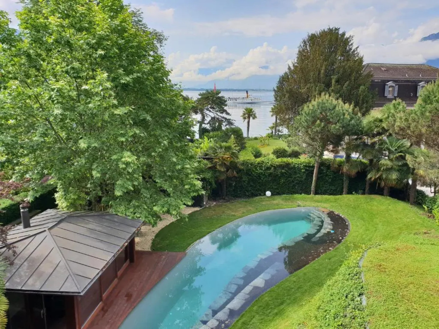 Montreux Rotana Garden House with Private Pool - Swiss Hotel Apartments