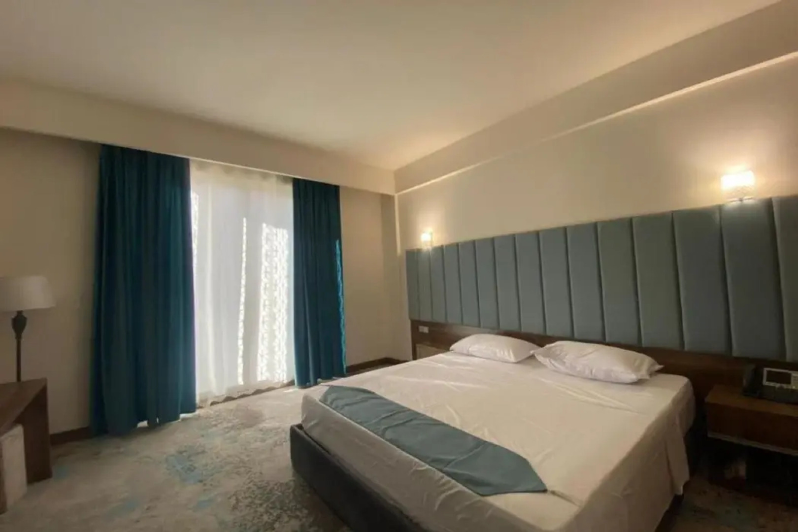 Khawarnaq Palace Hotel