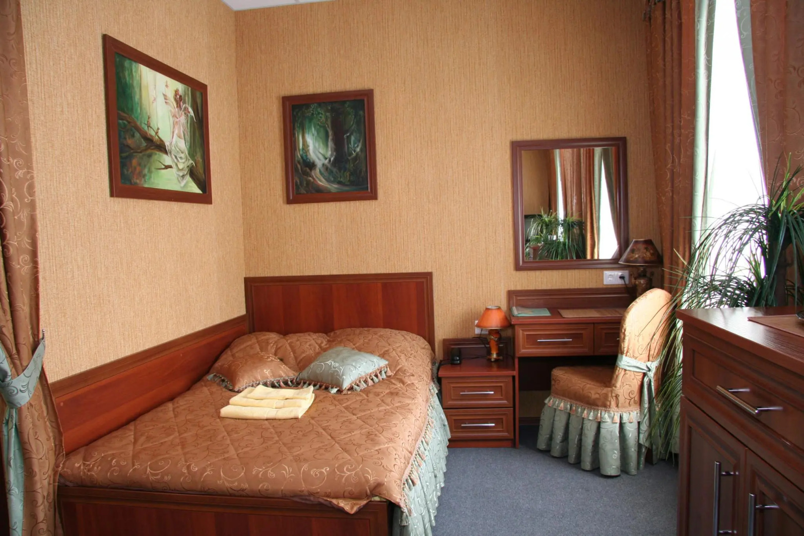 Отель Эсмеральд