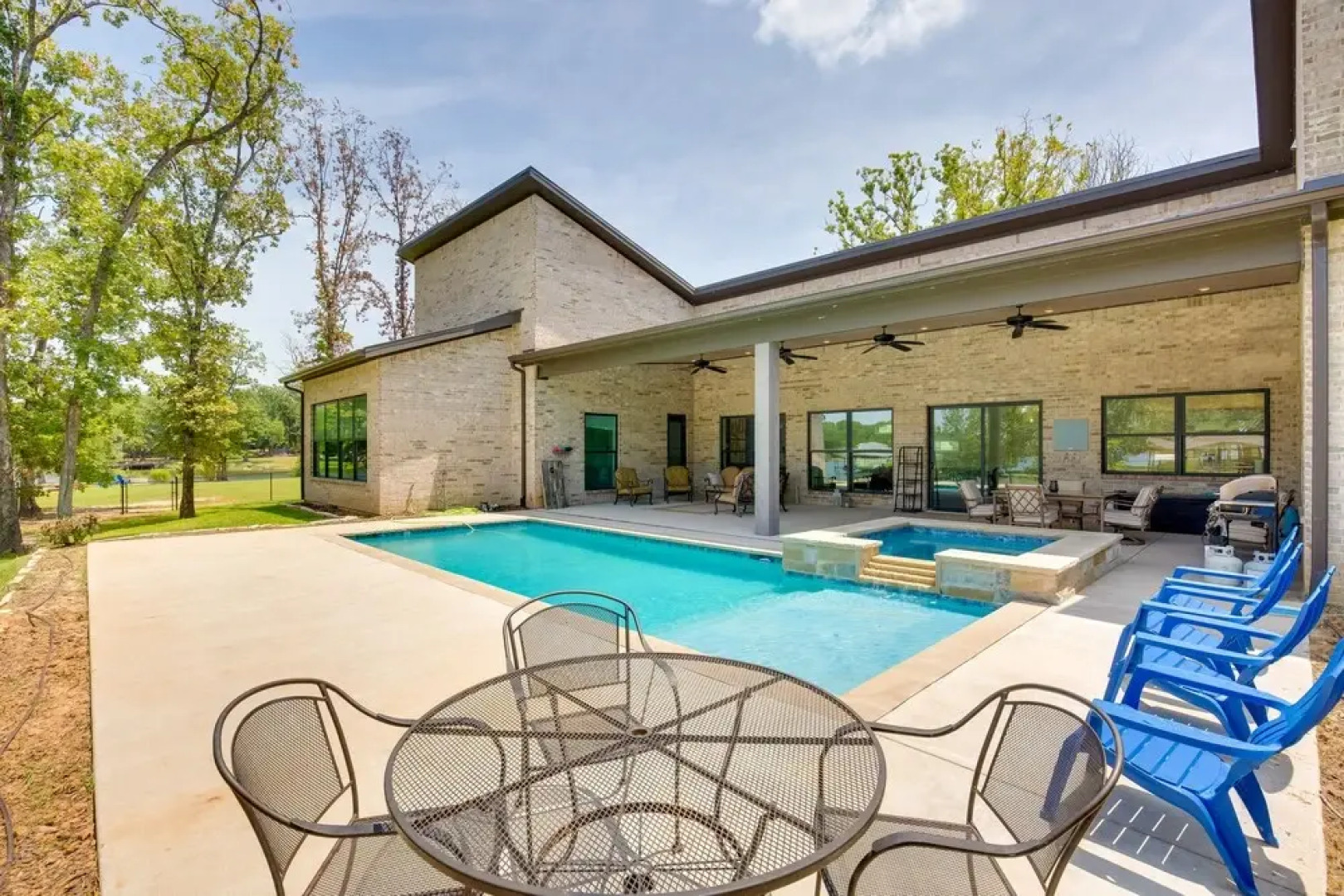 Pool, Hot Tub & Views: Malakoff Gem on Cedar Creek