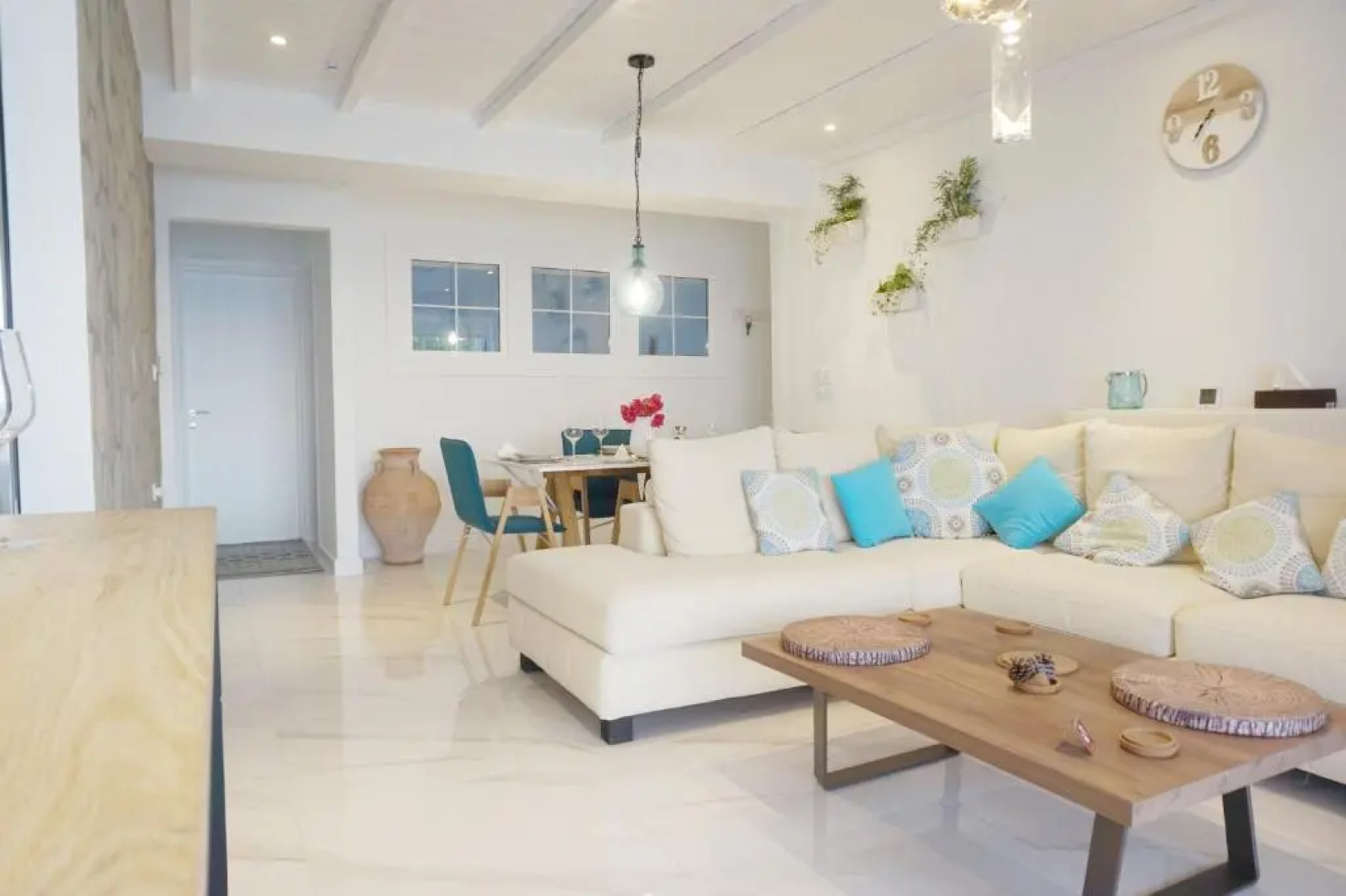 Colours Seaview Apartment