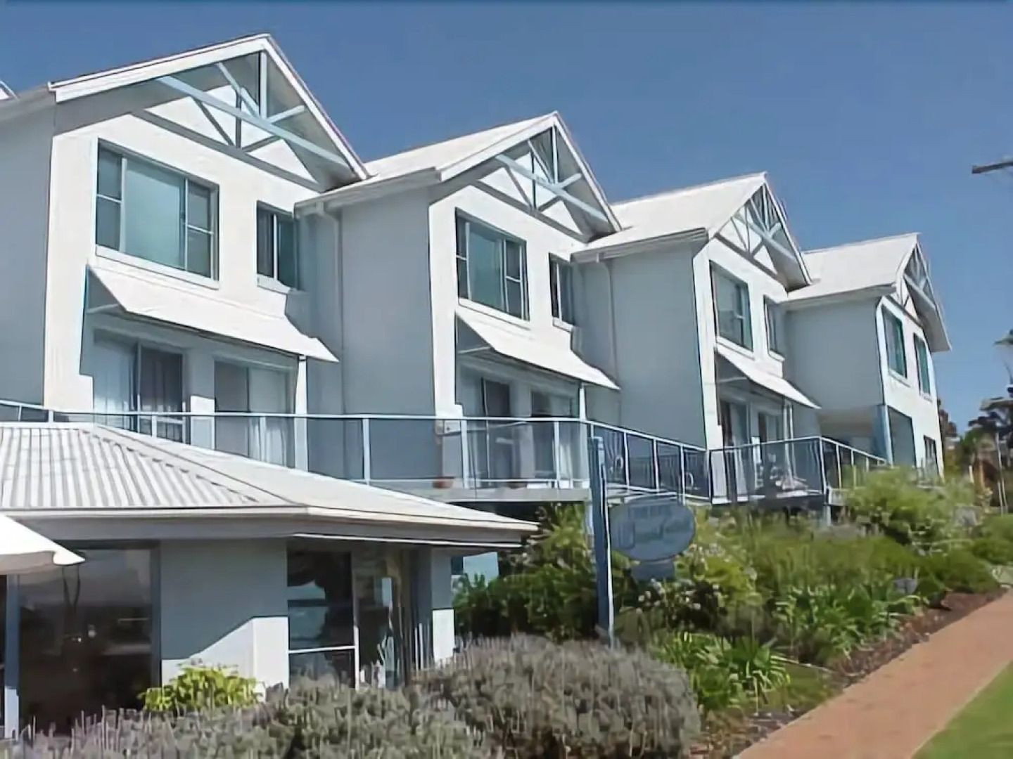 Breakers Apartments Mollymook