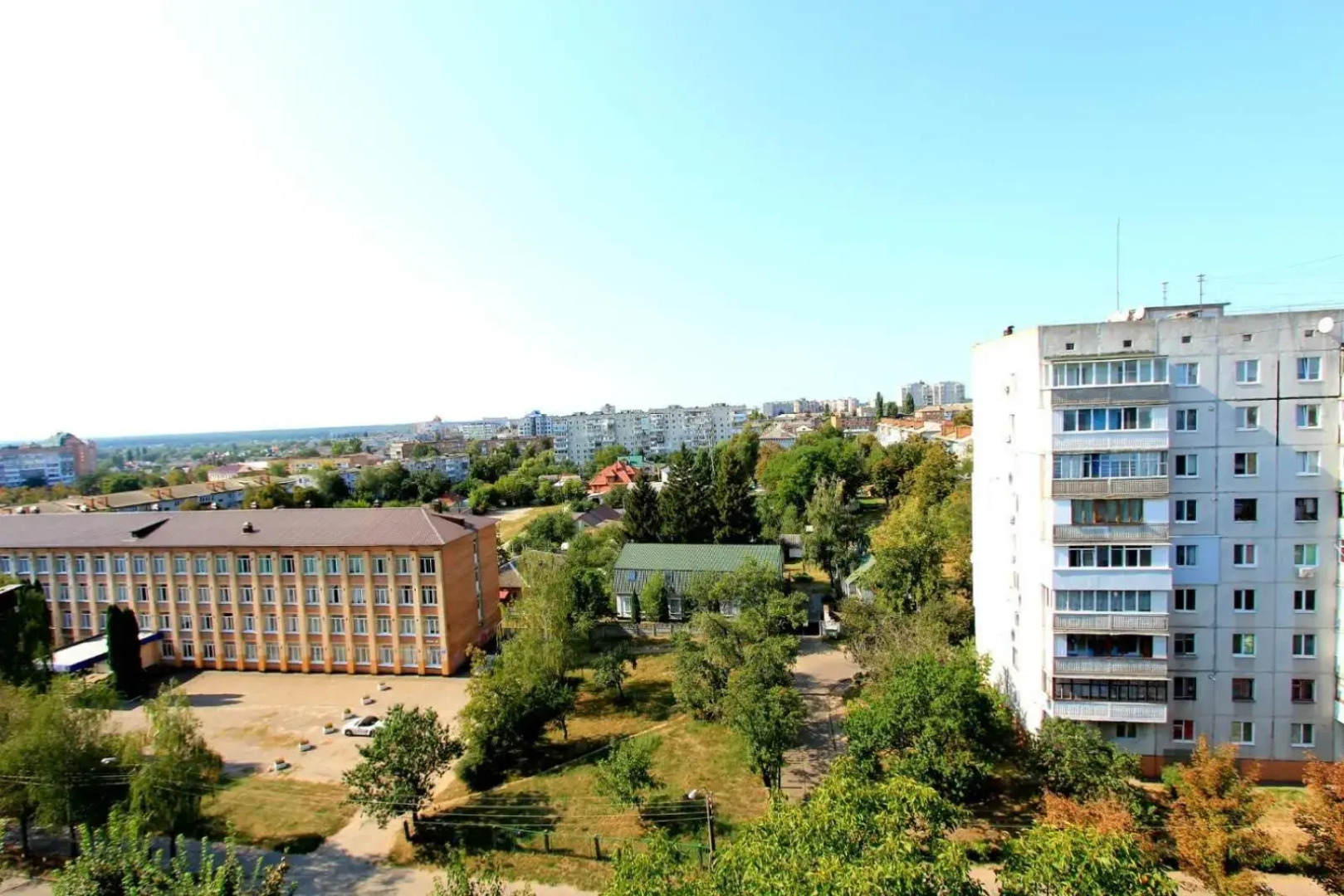 Водопійна 19 CityRooms