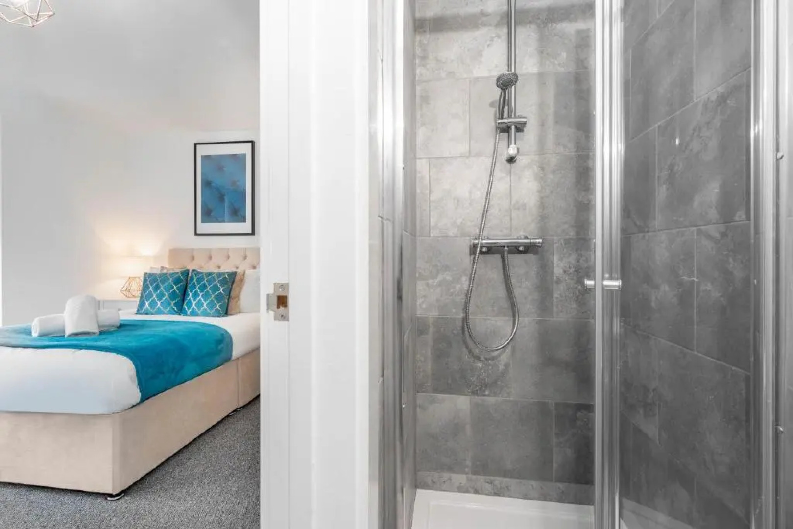 Luxury Six En-Suite Bedroom Apartment - Smart TV's - WIFI - TOP RATED