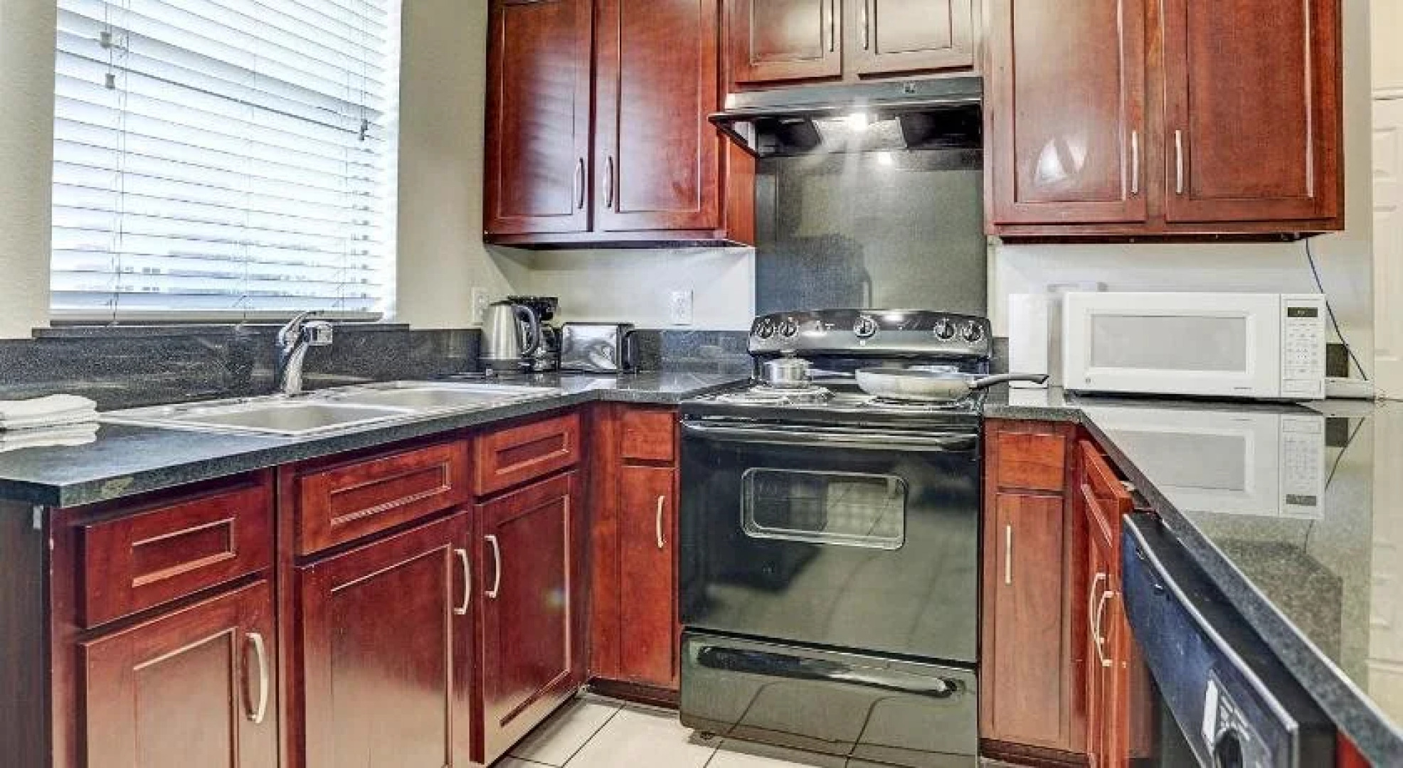 Villa Corporate 2 bedroom Suite Furnished Condo