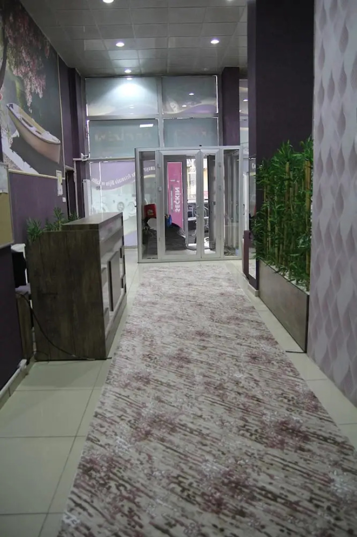 Seckin Apart - Caters to Adult Women