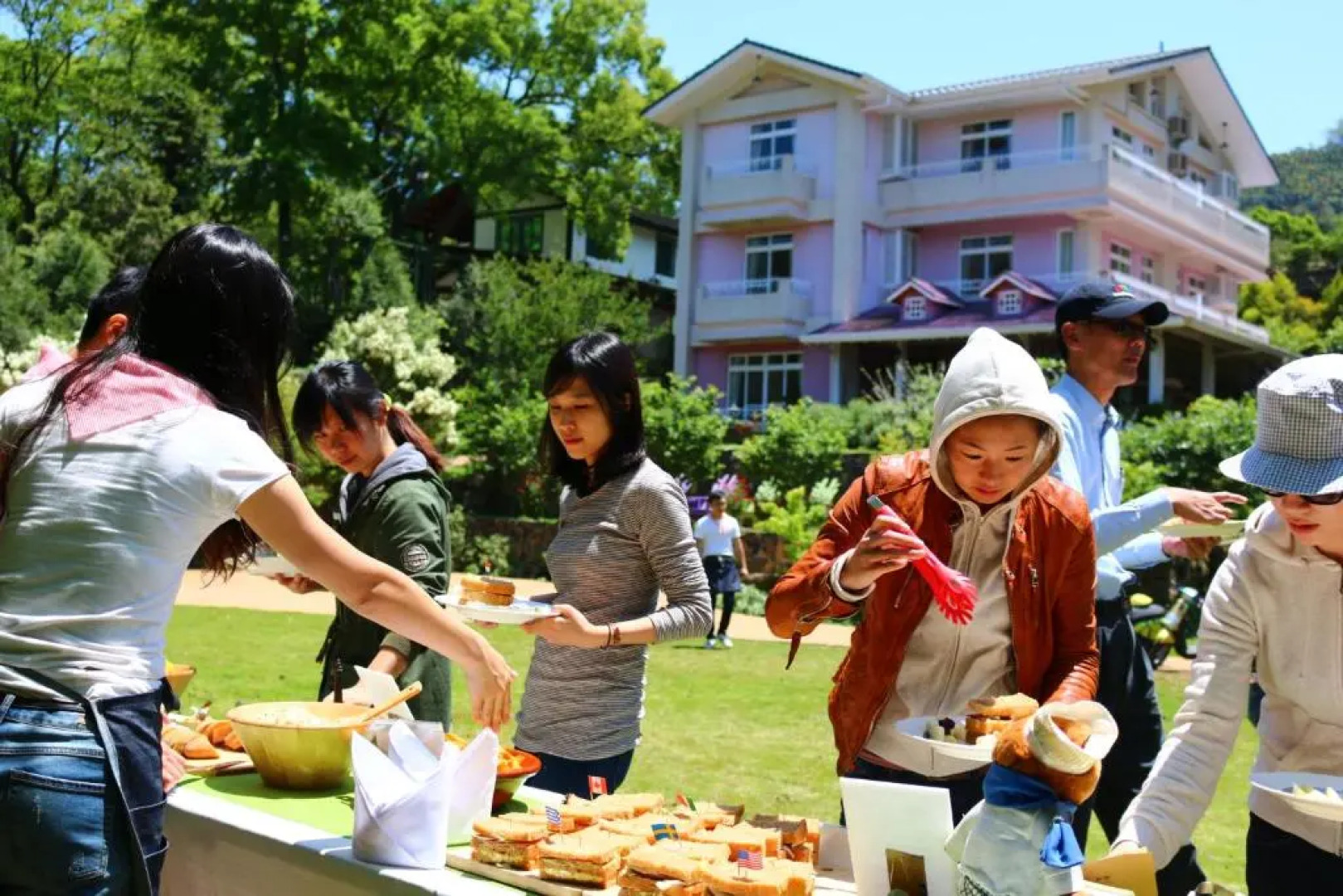 Bear Meets Moose B&B