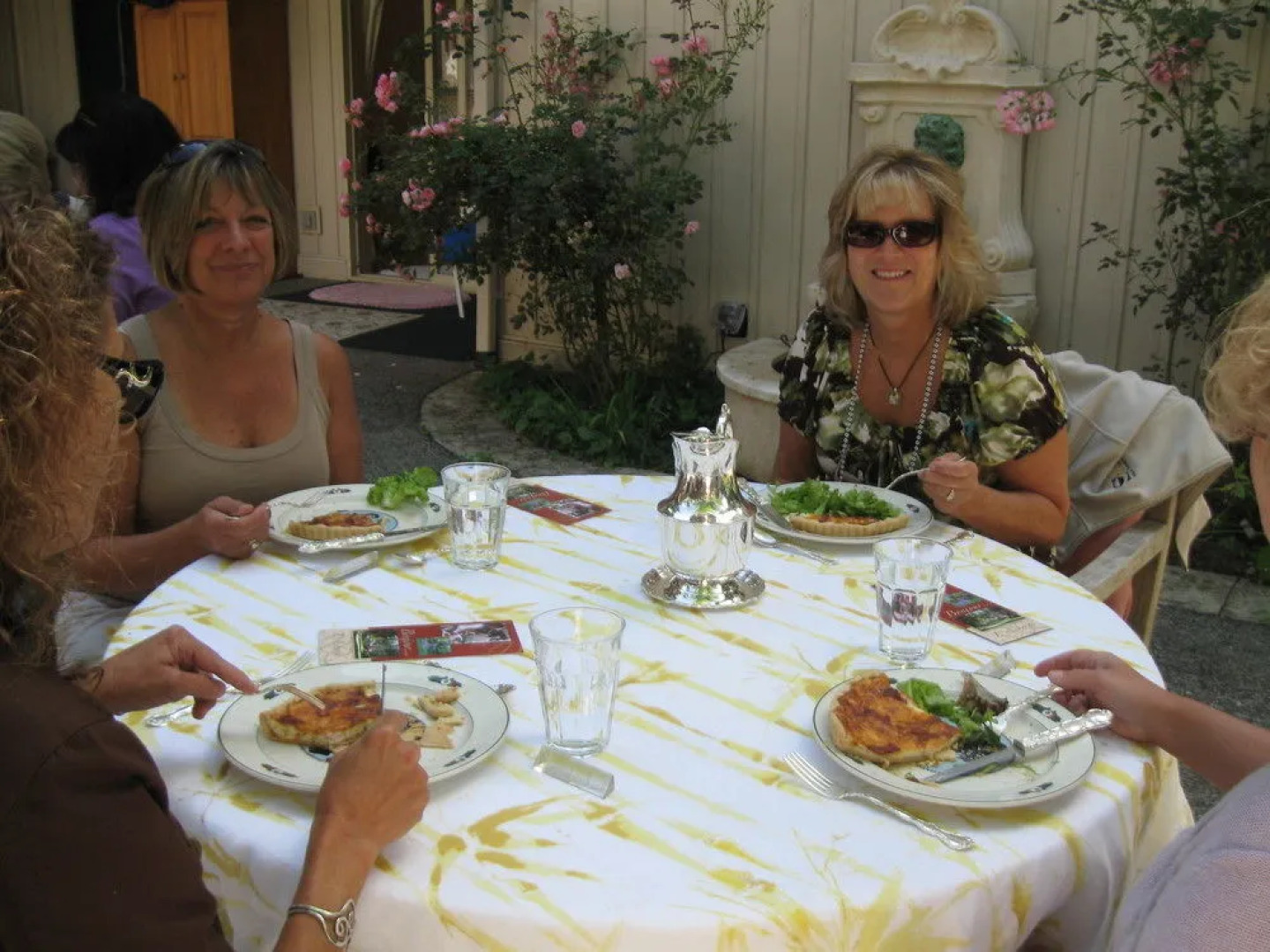 Auberge de Seattle, French Country Inn