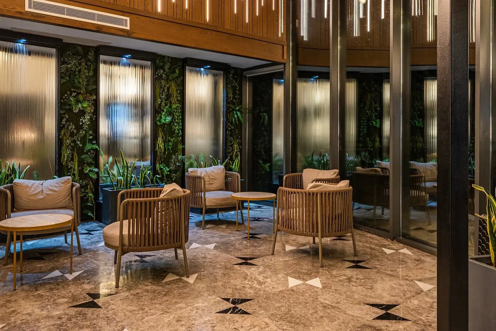 Arnor De Luxe Hotel