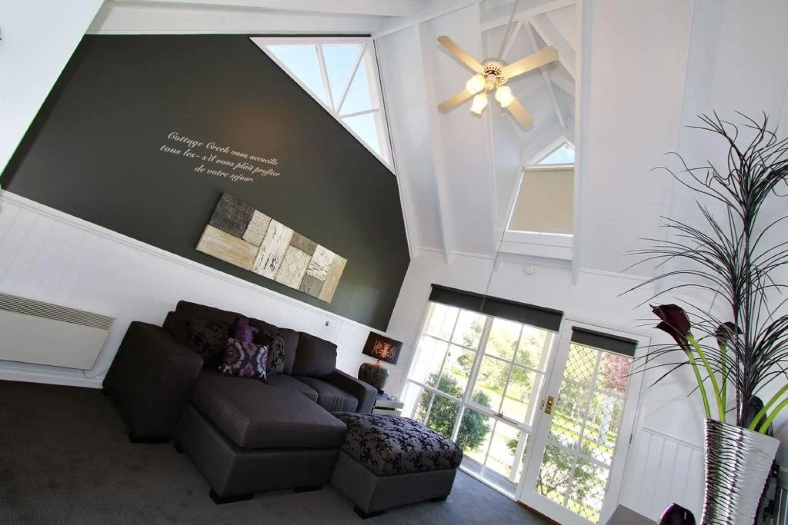 Creek Cottage Bed And Breakfast