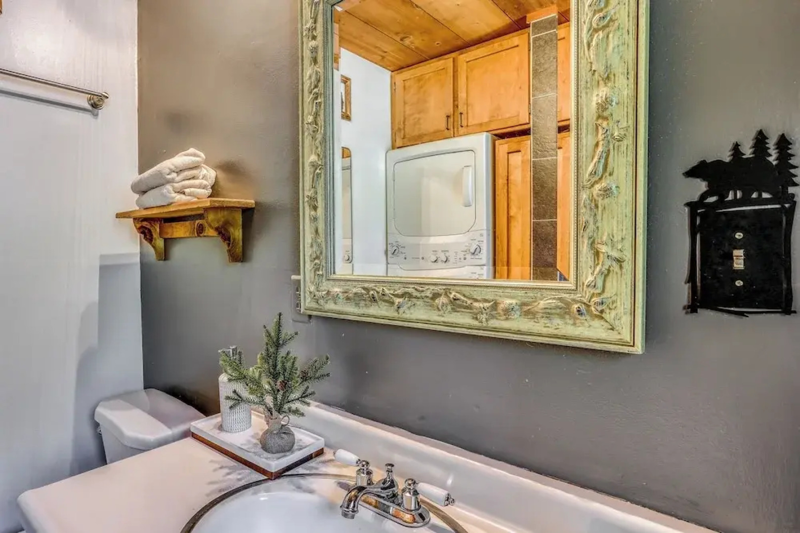 3 Mi to Shaver Lake: Cozy 'bears Hideaway' Cabin!