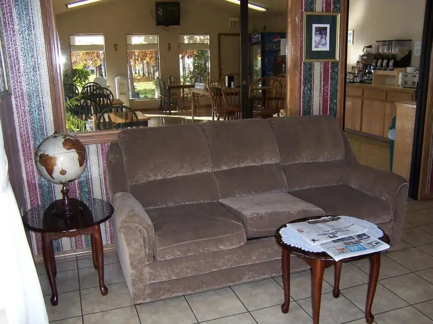 Oak Hill Inn & Suites