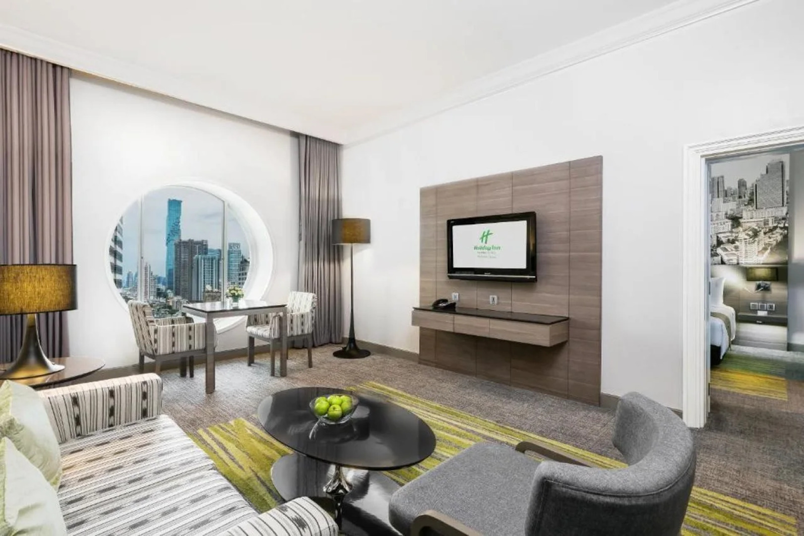 Holiday Inn Bangkok Silom by IHG